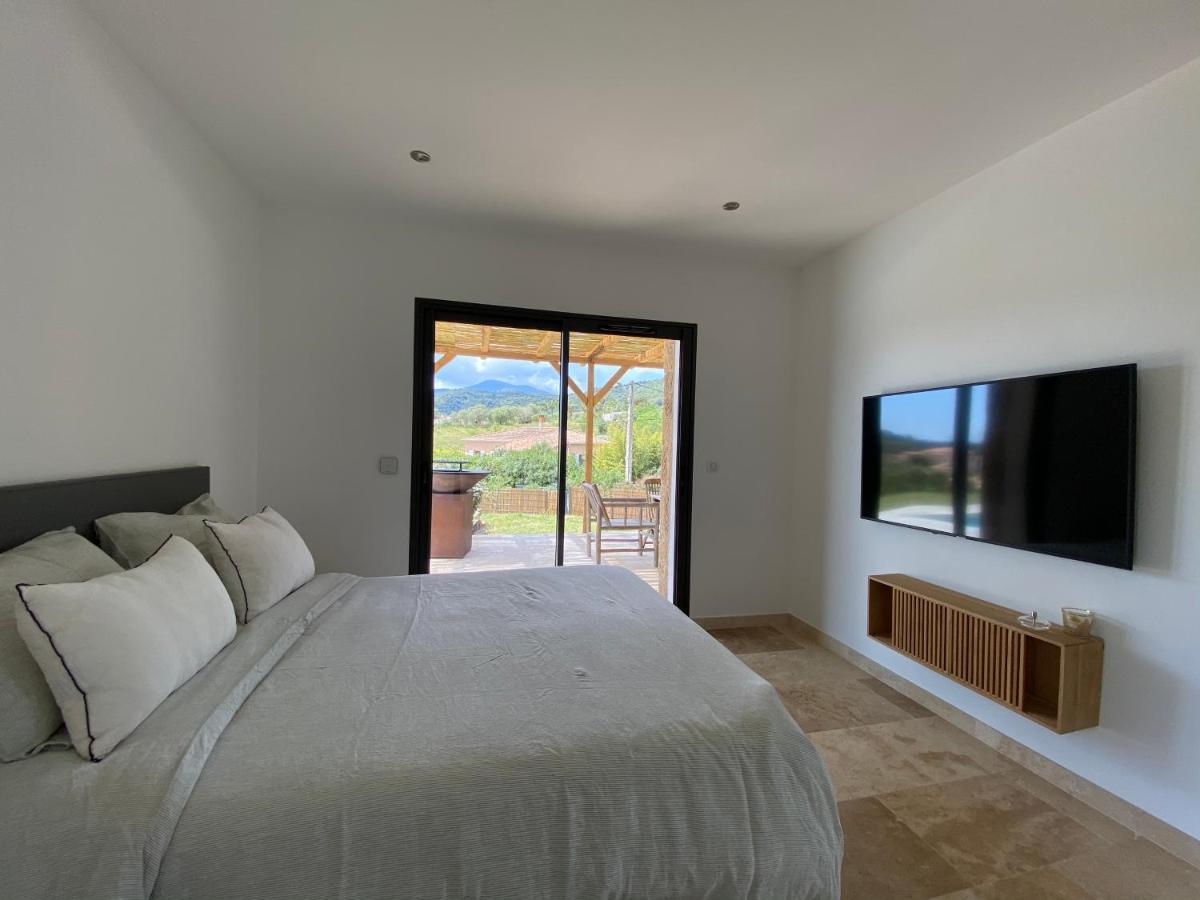 Villa De Charme Avec Piscine A Ajaccio Alata Exterior foto